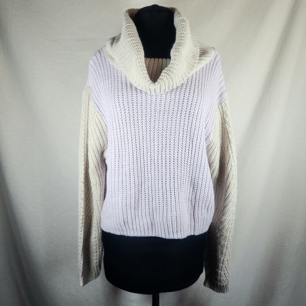 NWT Pale Lavender & Cream‎ Moon & Madison Cozy Collection Small Pullover Sweater